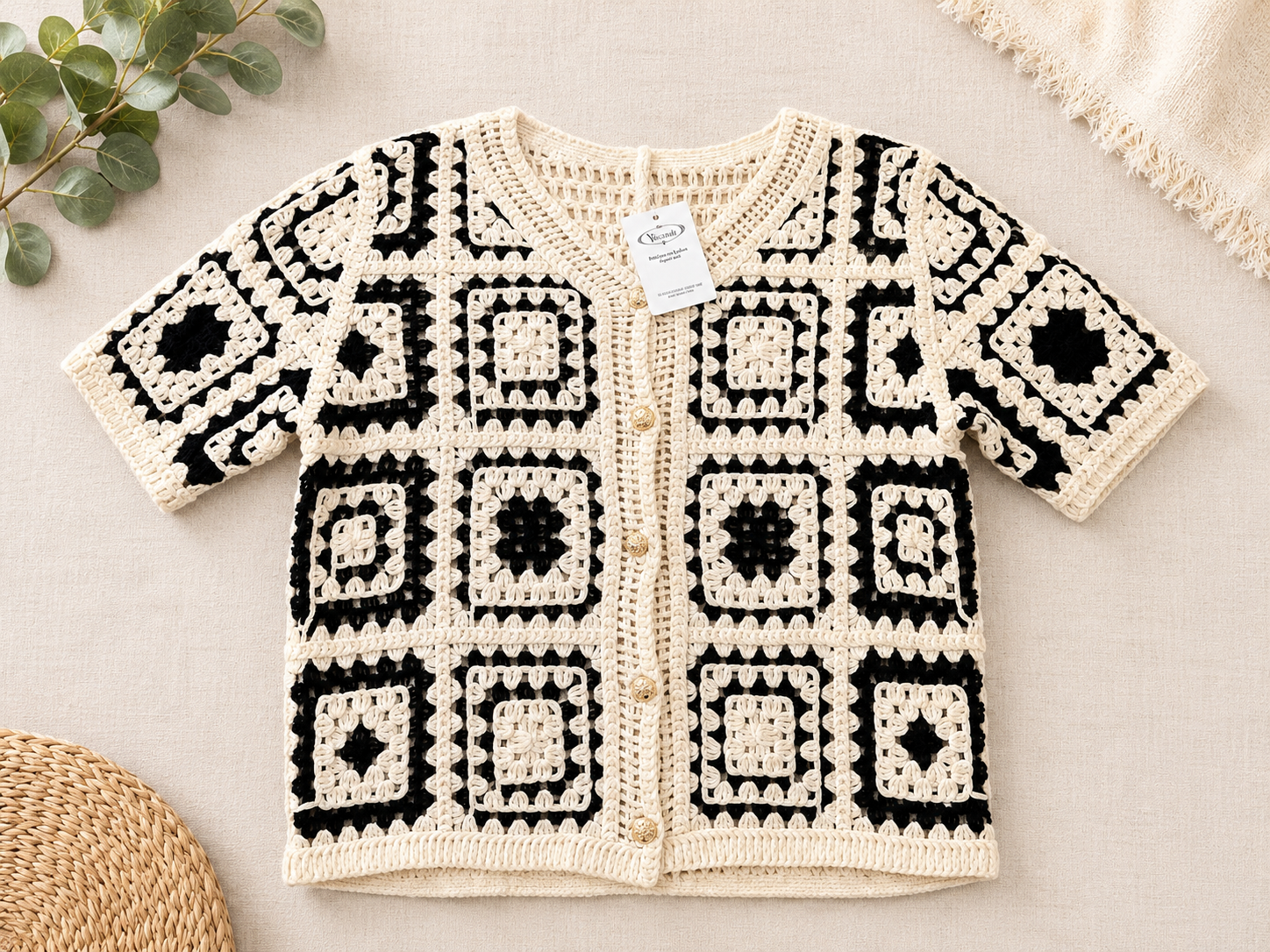 GILET CROCHET NOIR ET ECRU
