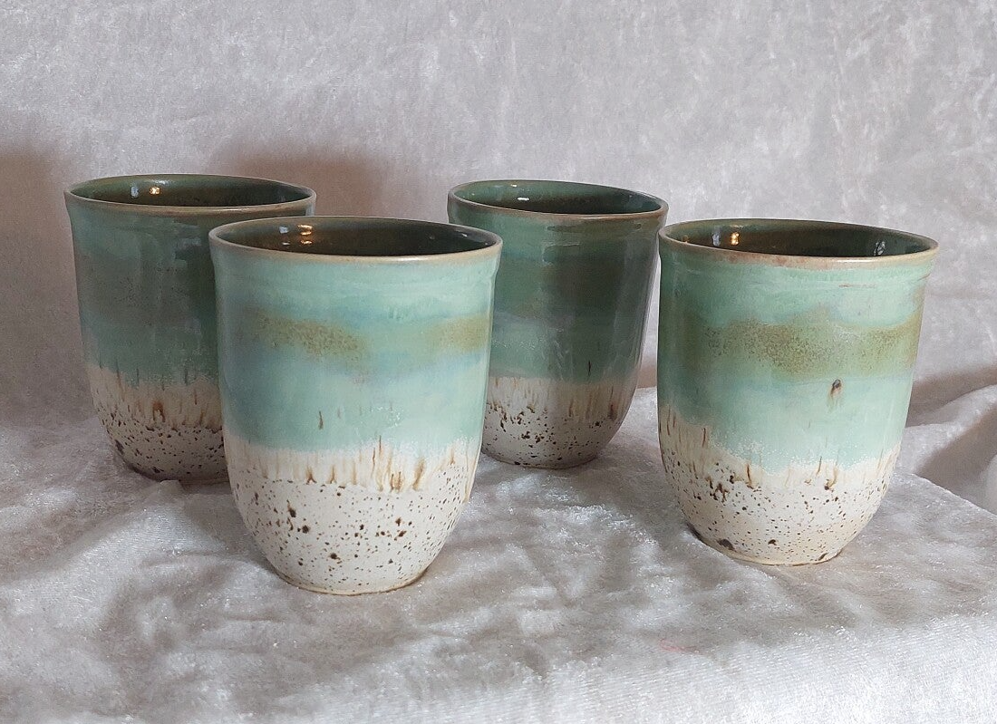 1 Lyse grøn kop med pletter