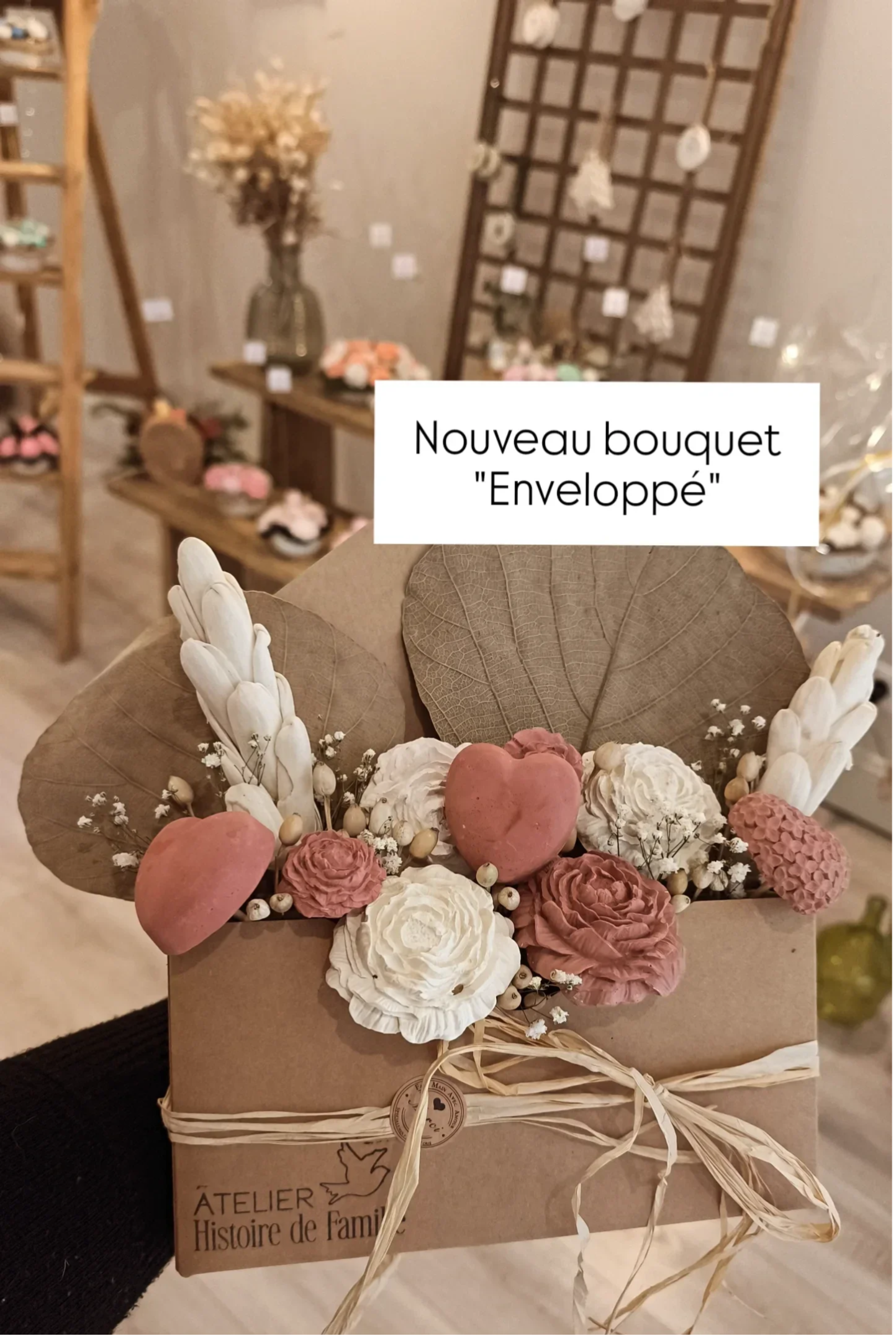L’ENVELOPPÉ BOHO POUDRÉ