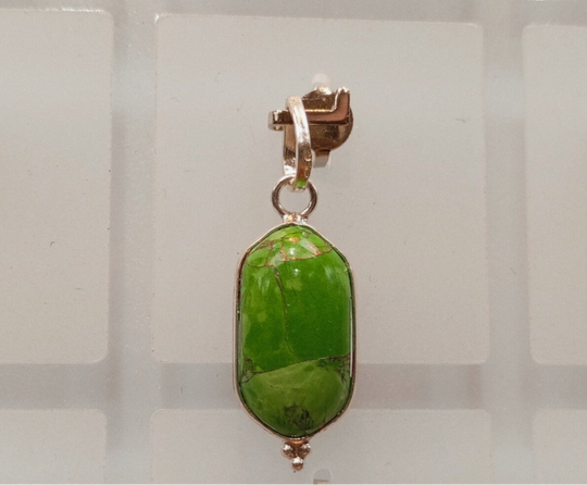 Pendentif en argent 925 , pierre Copper verte. fait main en inde