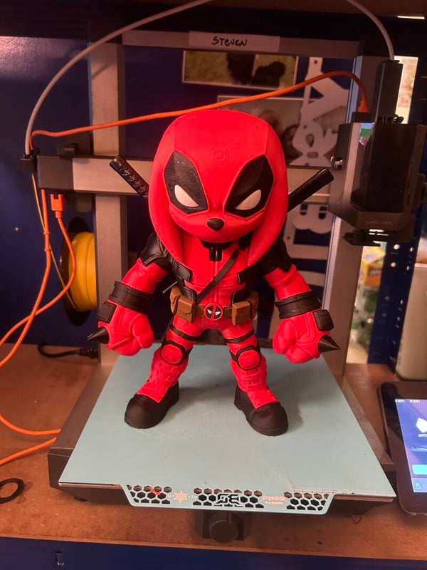 Knuckles as Deadpool