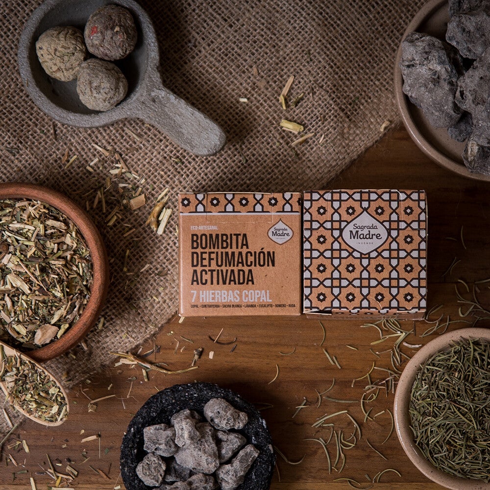 Smudgebom met Zeven Kruiden en Copal. Acht stuks.