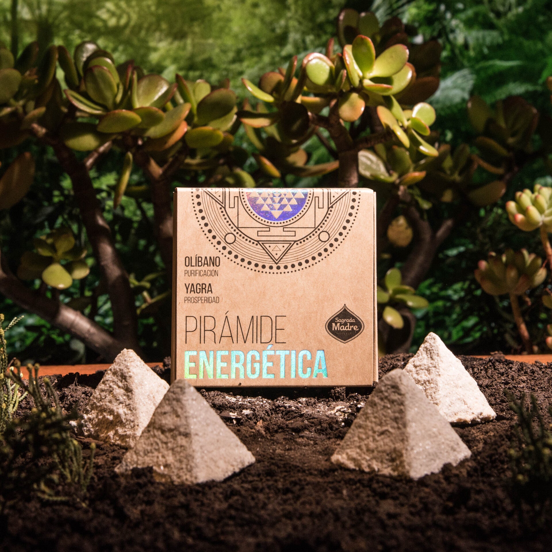 Energiepiramide met Yagra en Olibanum