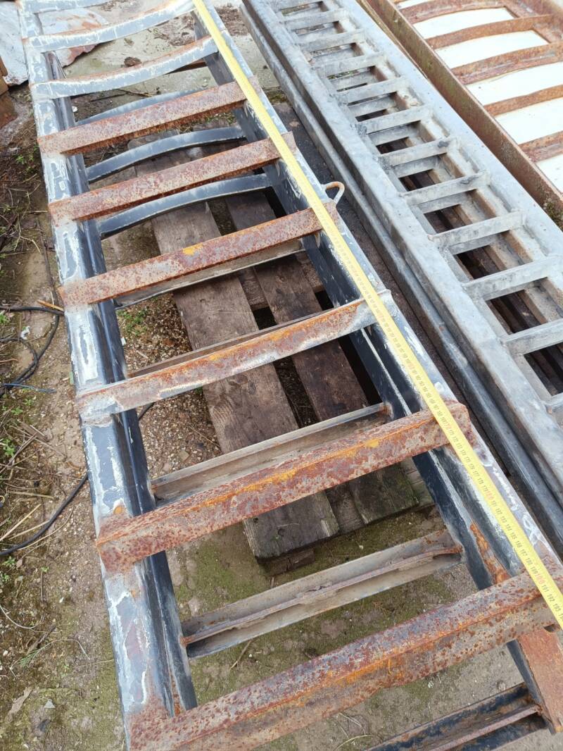 Gebruike stalen oprijplanken