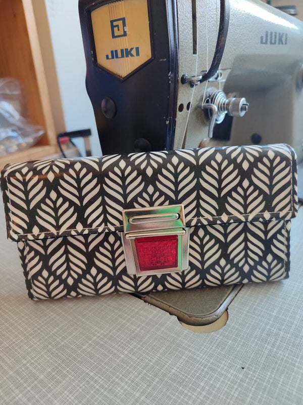 Geldbörse groß 🌷 schwarzweiß