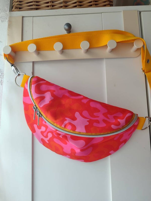 Bauchtasche Camou Rotpink