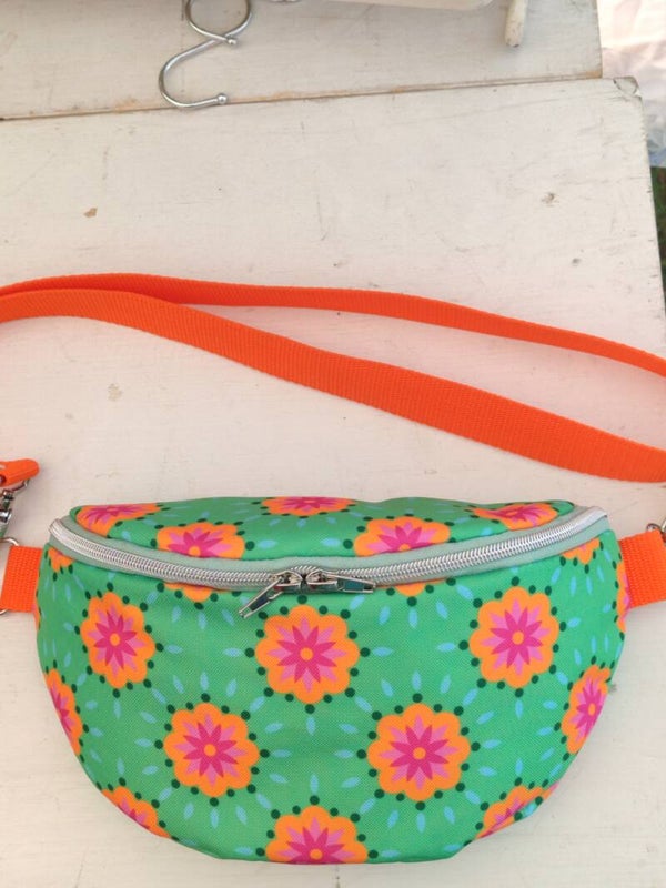 Bauchtasche Shiny grün