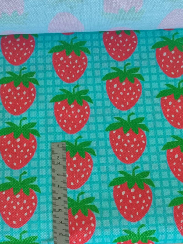 Outdoorstoff kleine Erdbeere 🍓 blau 100% Polyester 15,80/m