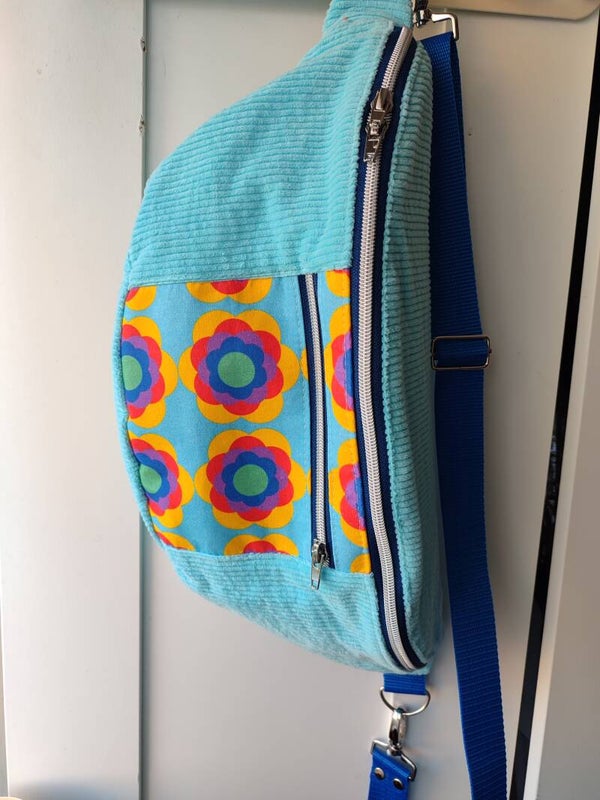 Bauchtasche XL blaue Retroblume