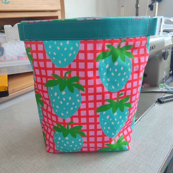 Multifunktions Tasche Erdbeere blau