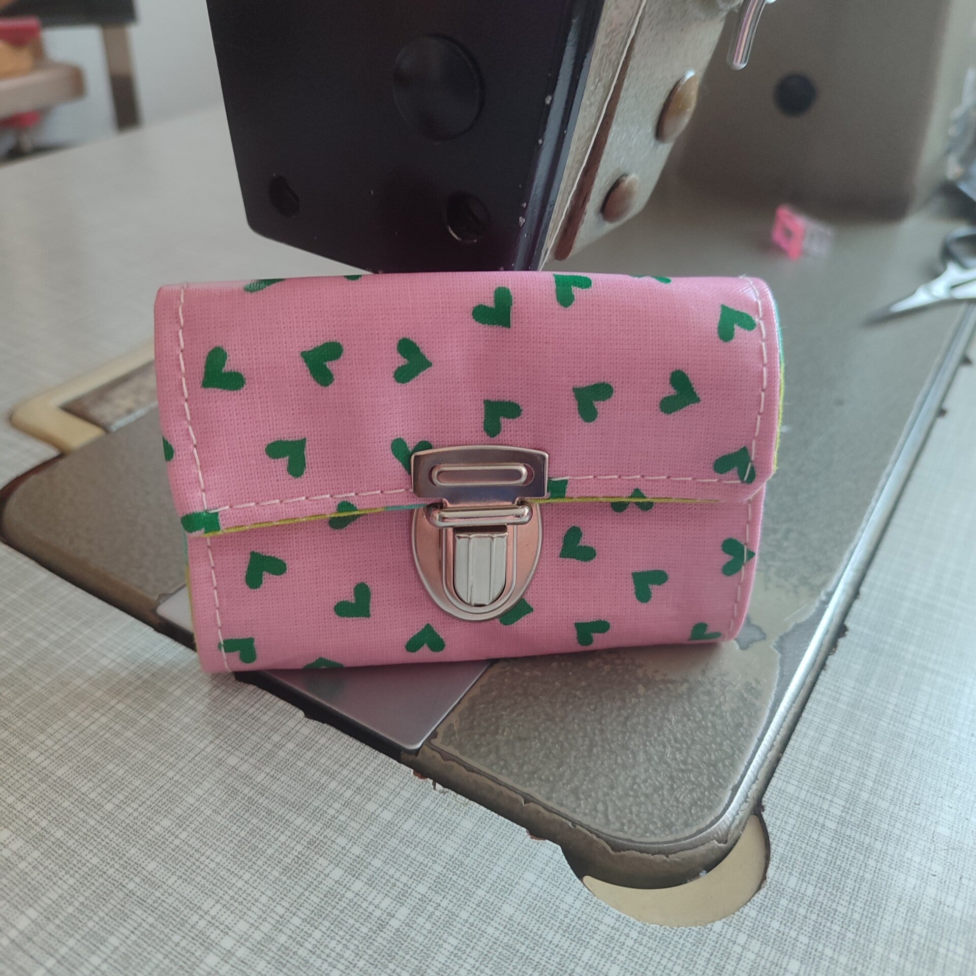 Mini-Geldbörse Herzen rosa grün