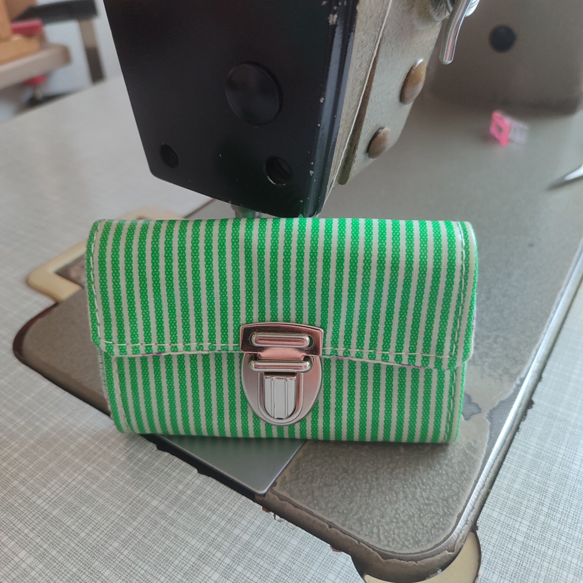 Mini-Geldbörse Streifen grün