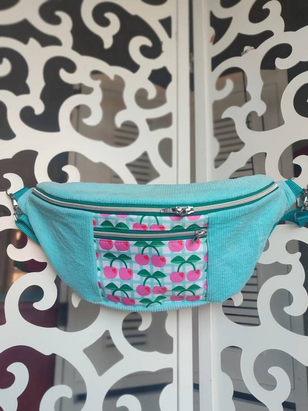 Bauchtasche XL Kirsche blau