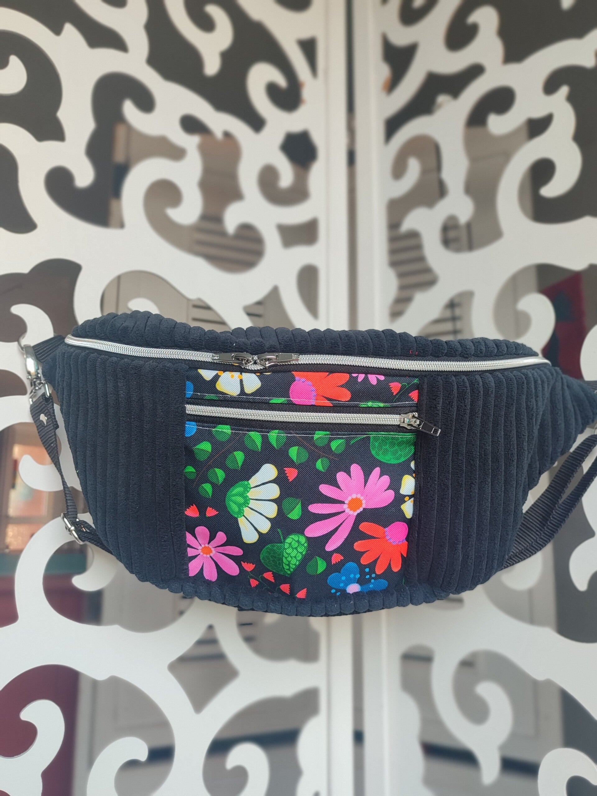 Bauchtasche XL Vivaflores schwarz