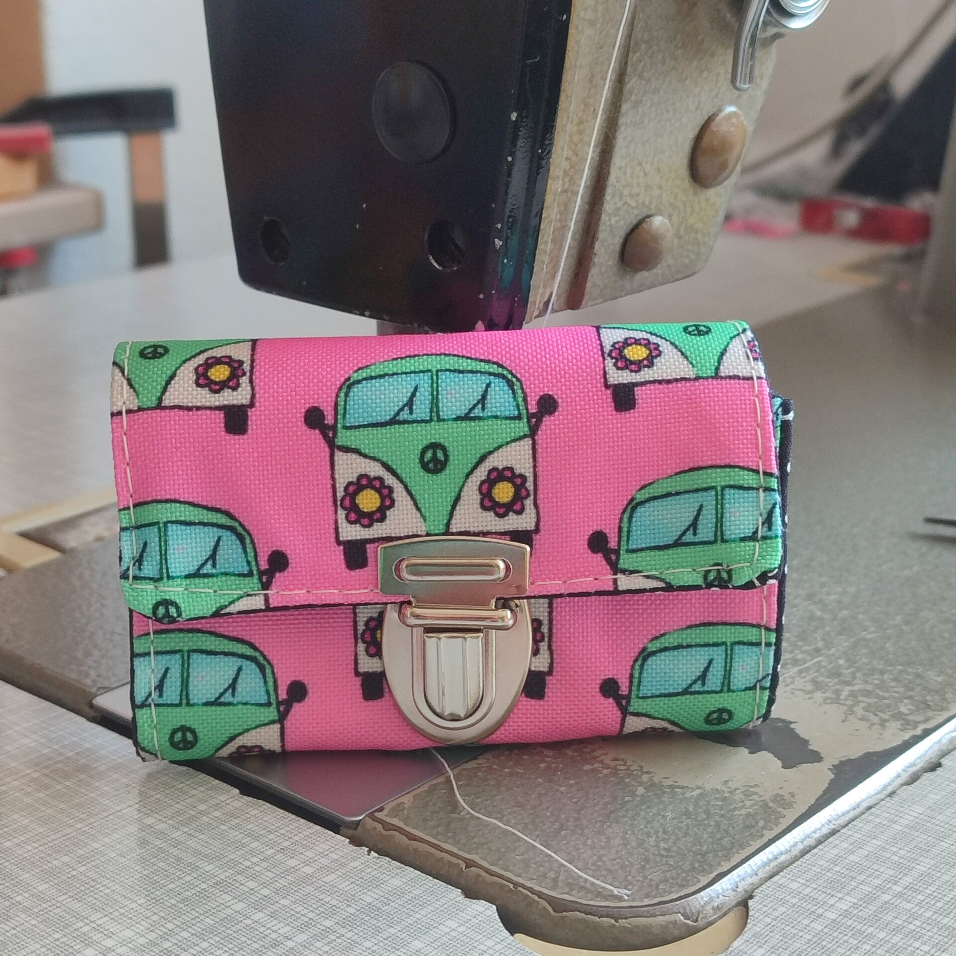 Mini-Geldbörse Bulli rosa