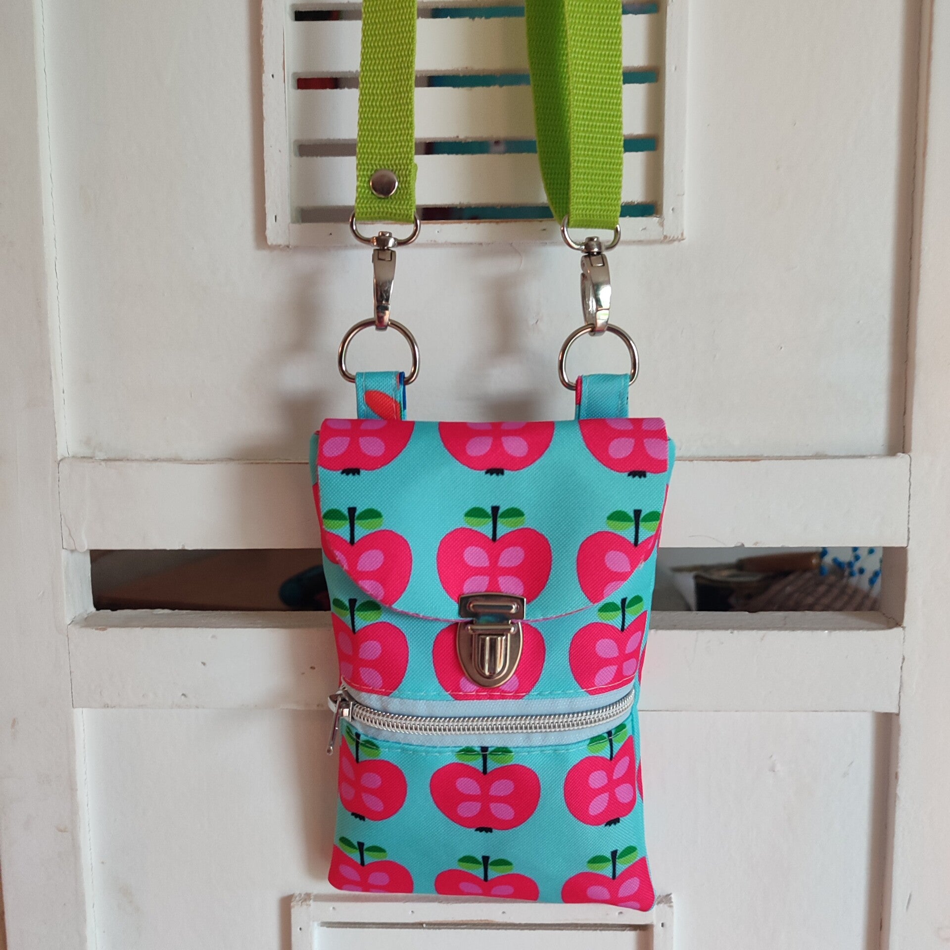 Handytasche Retroapfel blau