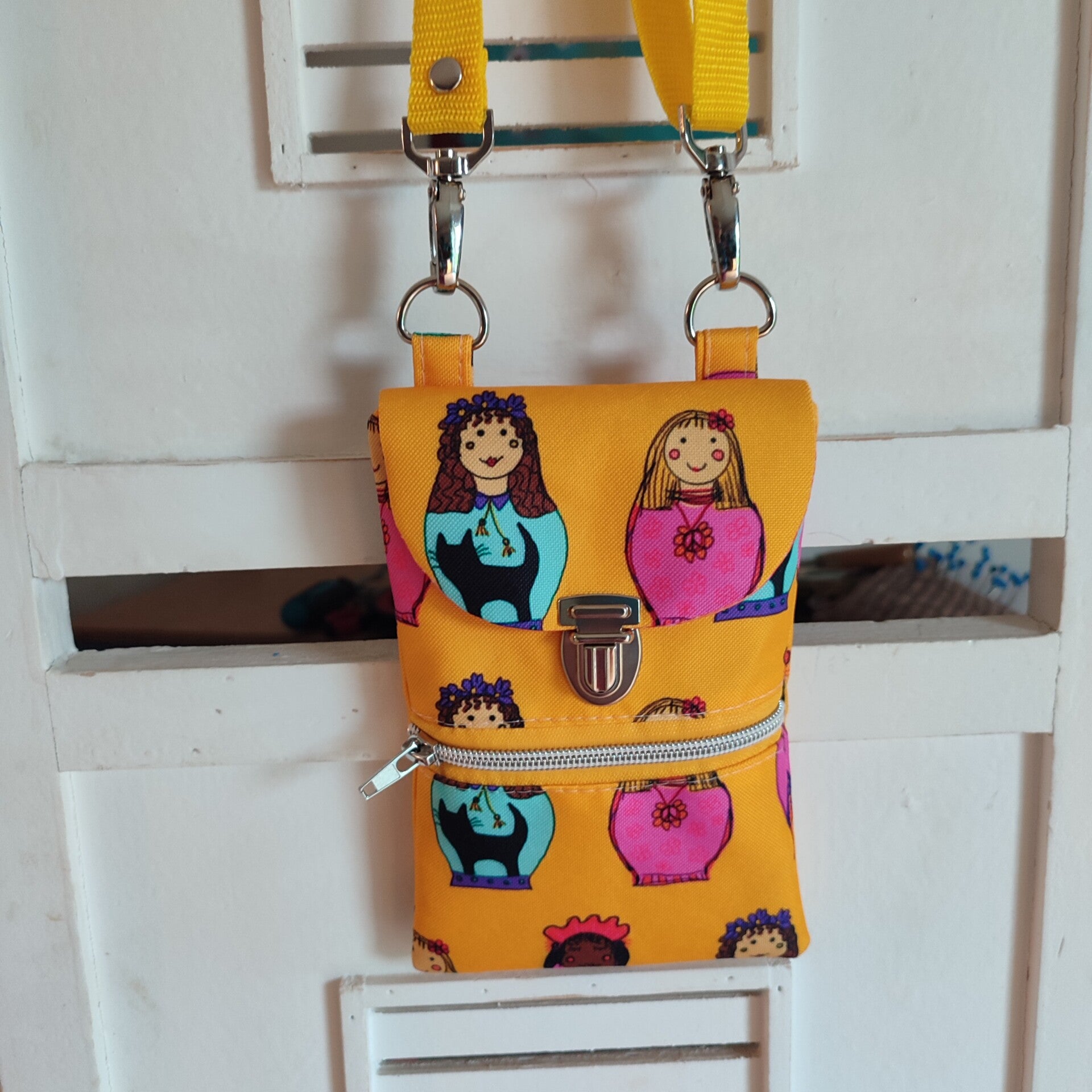Handytasche Sisters gelb