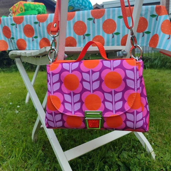 Kleine Klappentasche Puro lila orange