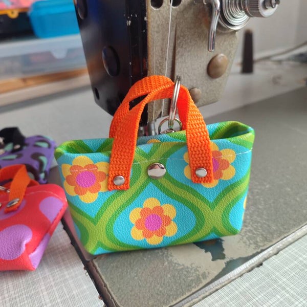 Schlüsselanhänger Minibag Fliese grün