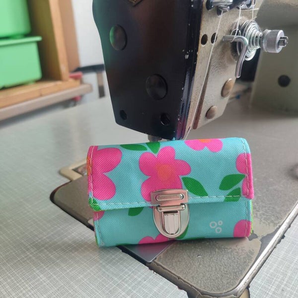 Mini-Geldbörse Frühlingsblumen blau