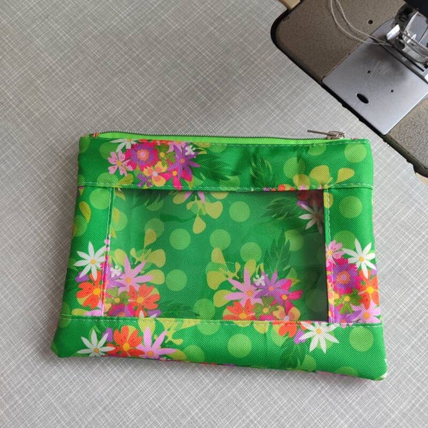 Fenstertasche Blumenbund grün. (K056)