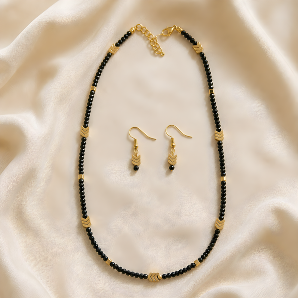 Ensemble collier et boucles d’oreille flèche
