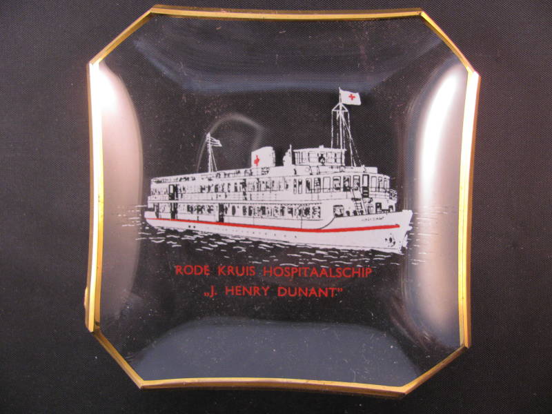 asbakrodekruishospitaalschipjhenrydunant-1.jpg