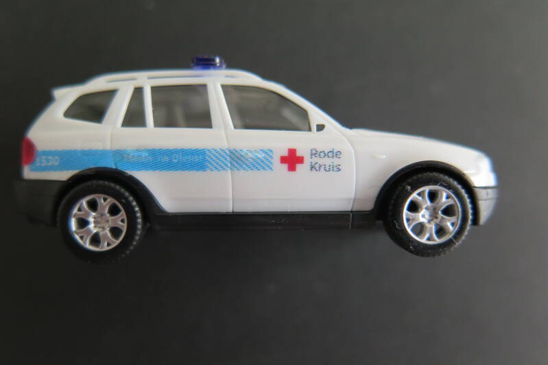 bmw-x3-tm-herpa-standard.jpg