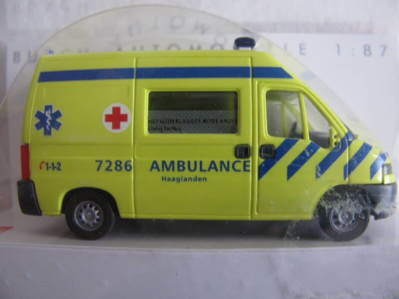 busch-ambulance-haaglanden-standard.jpg