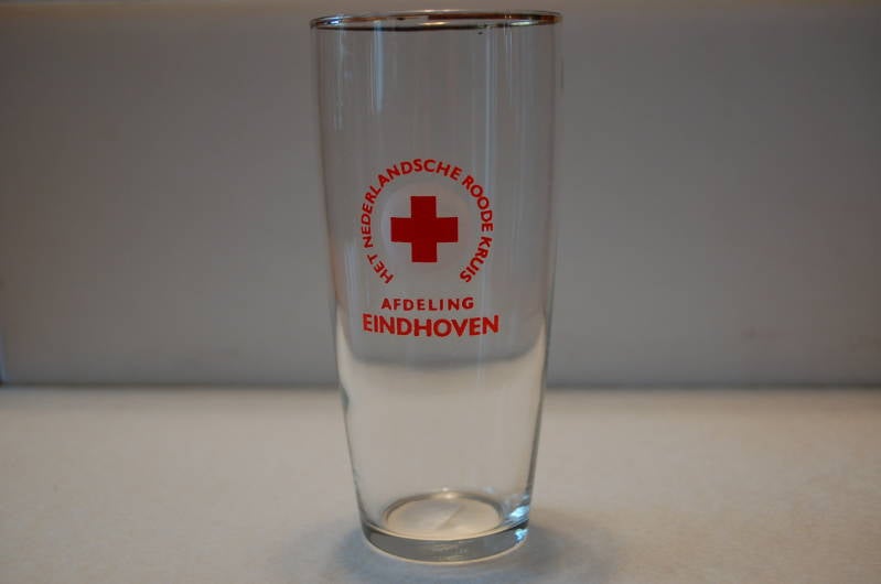 glasnederlandscheroodekruisafdeindhoven.jpg