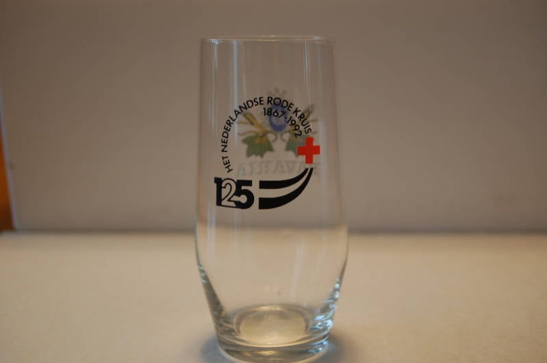 glasnederlandserodekruis125jaar.jpg