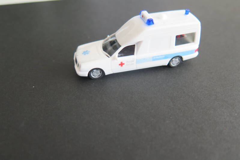 mercedes-benz-ambulance-standard.jpg