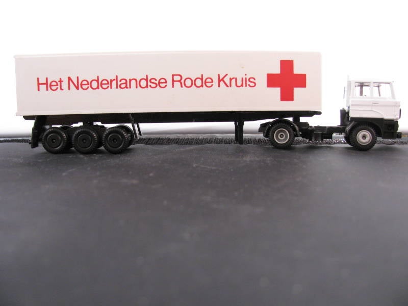 truckhetnederlandserodekruis.jpg