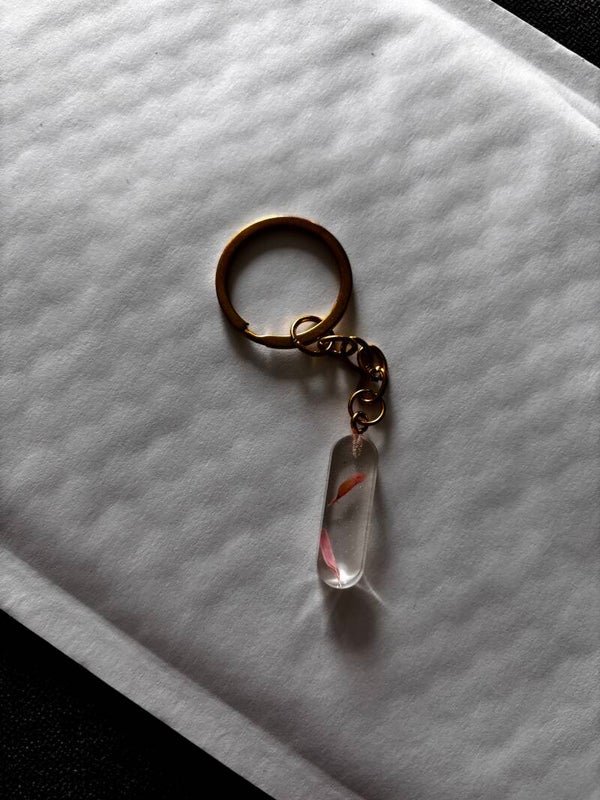 porte clefs lettres pétale de fleurs fraiche