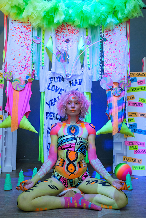model_textiletotem_fluor_ravegoddess_marjoleinvanderwal_starwaytoheaven_mar-vellous1.png