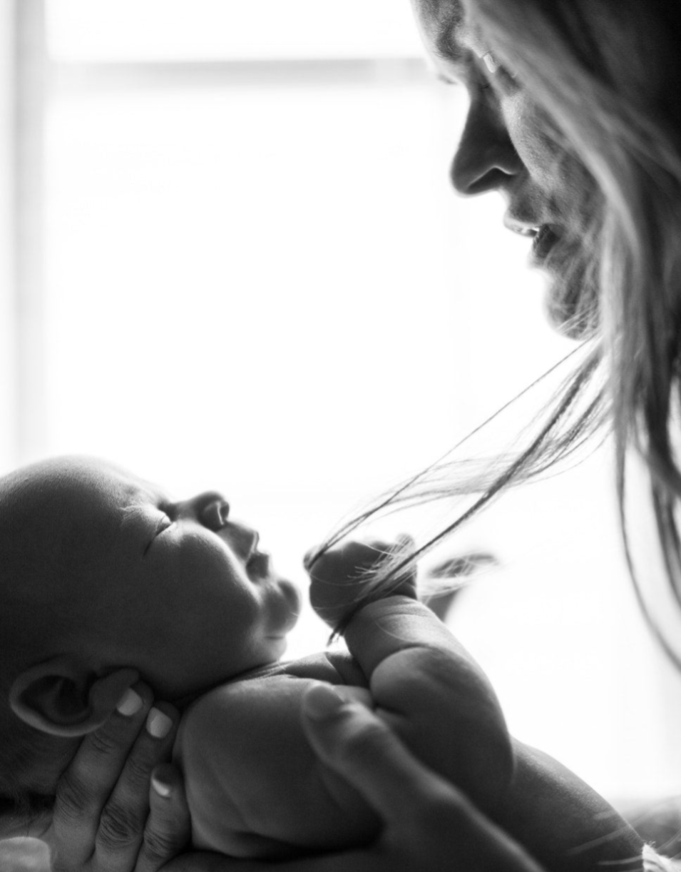 Doula in Freiburg, Schwangerenmassage Freiburg, Frauenbegleitung Freiburg,  Schwangerschaftsbegleitung Freiburg, Geburtsbegleitung Freiburg, Schließungsritual Freiburg, Schließungszeremonie nach Geburt, ayurvedische Wochenbettmassage Freiburg