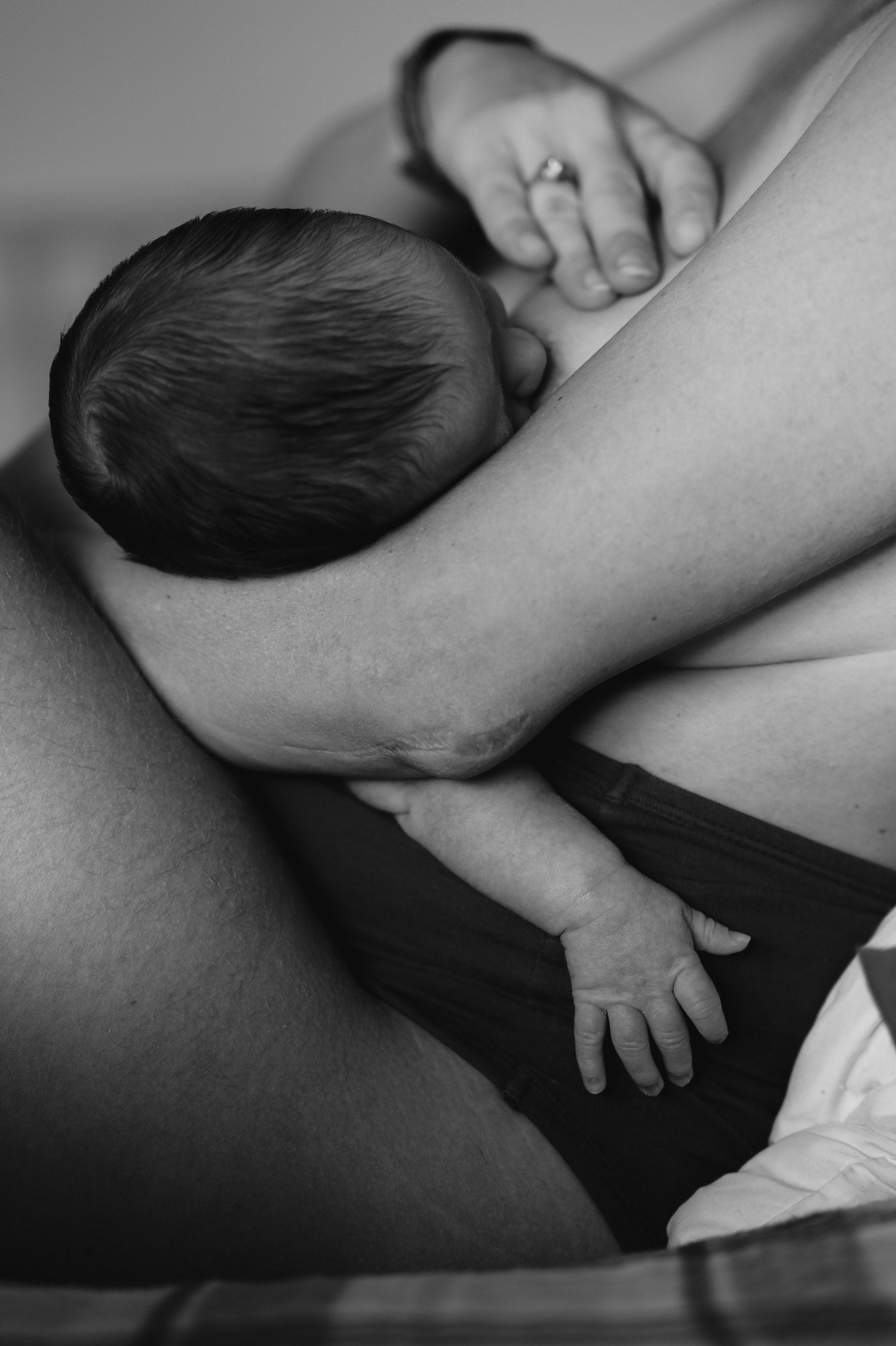 Doula in Freiburg, Schwangerenmassage Freiburg, Frauenbegleitung Freiburg,  Schwangerschaftsbegleitung Freiburg, Geburtsbegleitung Freiburg, Schließungsritual Freiburg, Schließungszeremonie nach Geburt, ayurvedische Wochenbettmassage Freiburg