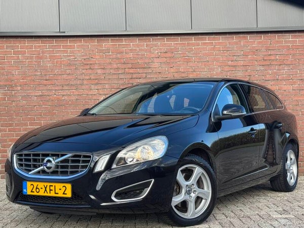 VOLVO V60: