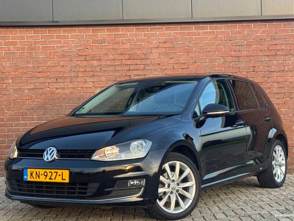 VOLKSWAGEN GOLF: