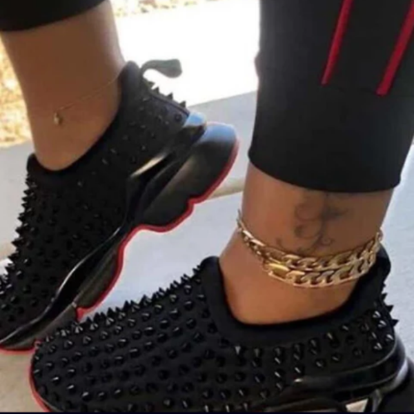 Women sneaker snips