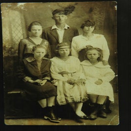 O'Dell girls, Zora, Mary, Lucy, Emma, man unknown