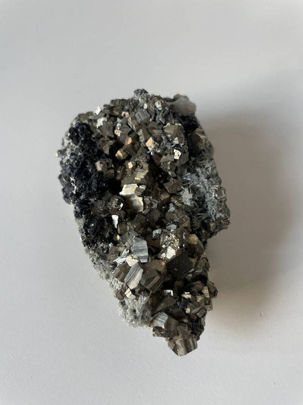 Sfaleriet met Pyriet en Naaldkwarts - Nr 05