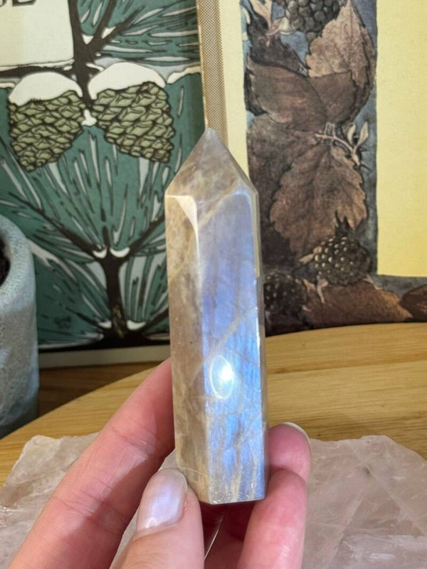 Maansteen Obelisk - Nr 09