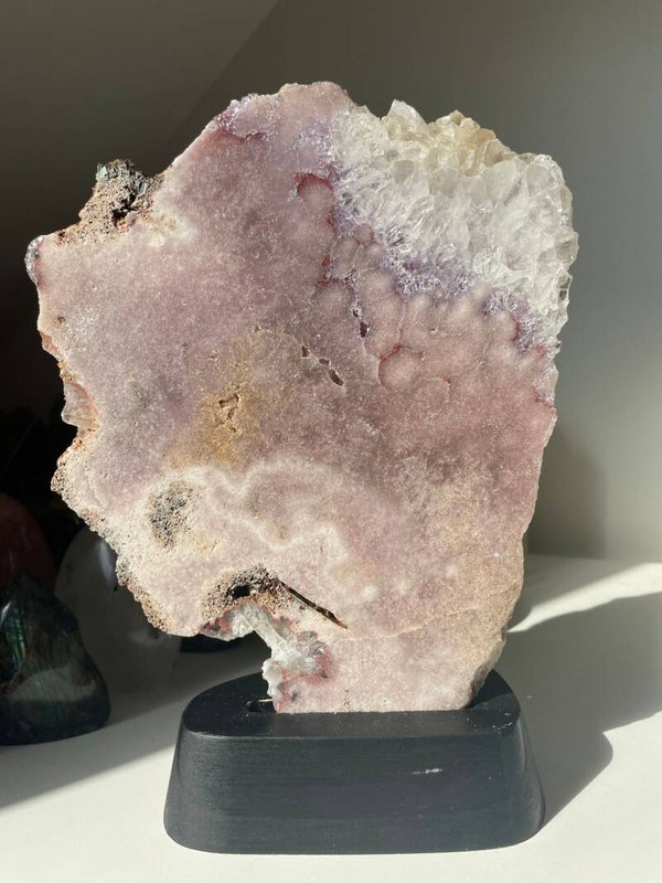 Roze Amethist op houten voet - Nr 02