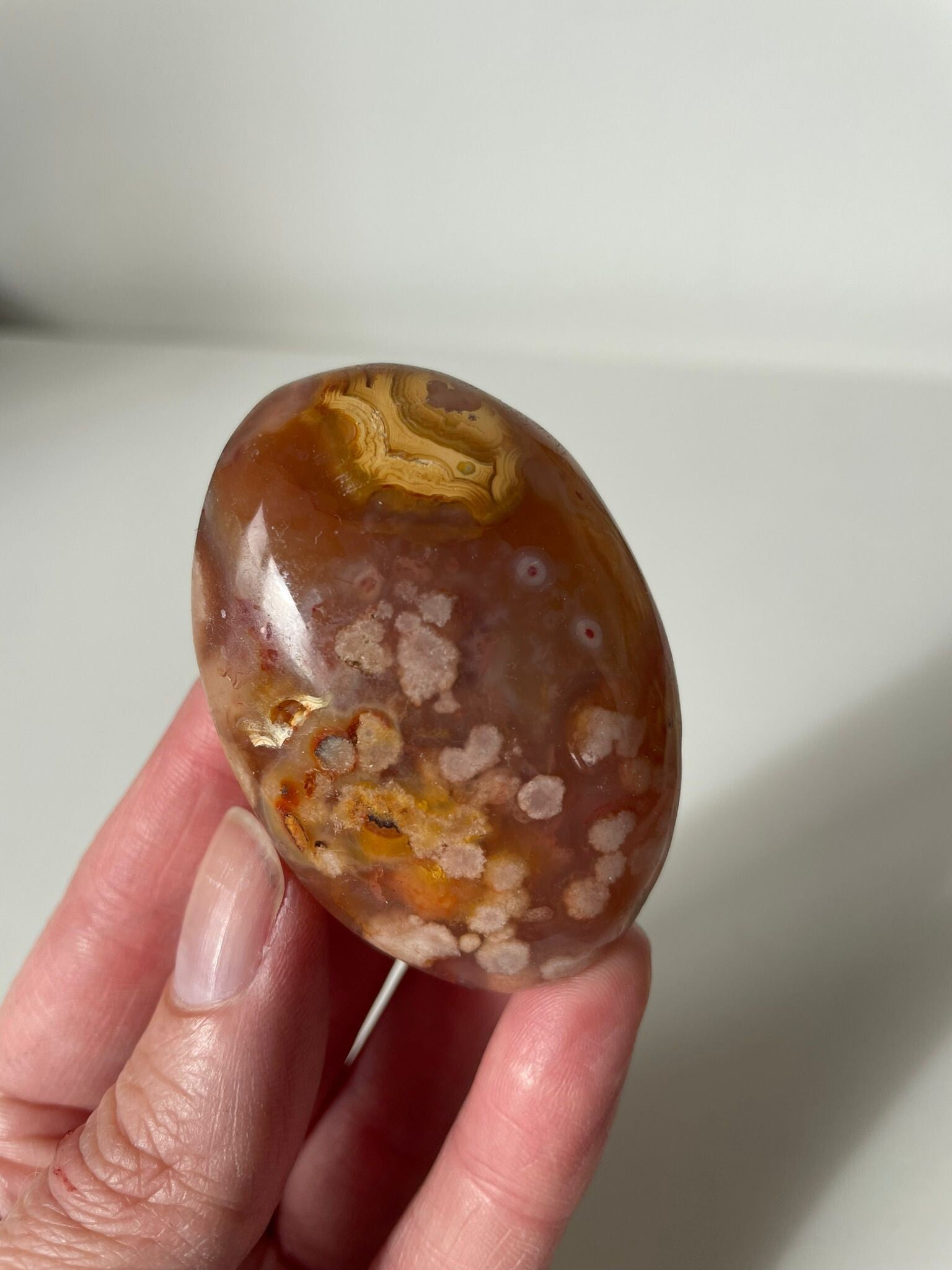 Bloemagaat met Carneool Handsteen - Nr 06