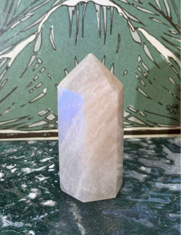 Maansteen Obelisk - Nr 08