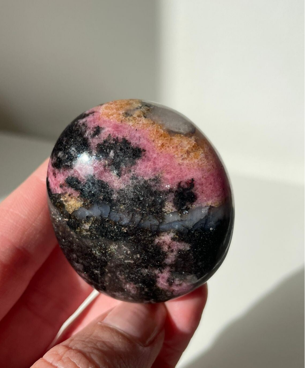 Rhodoniet Handsteen - Nr 01