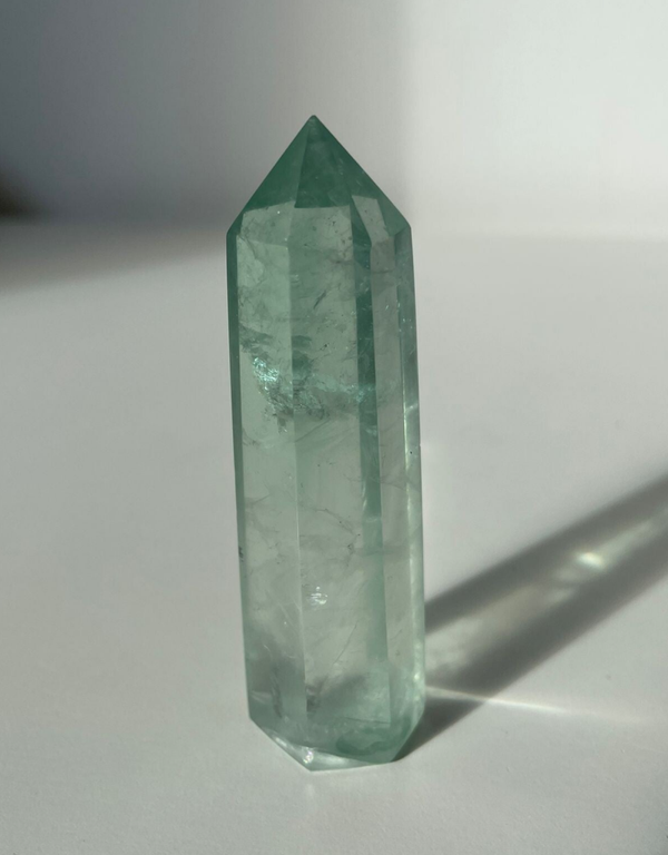 Groene Fluoriet Obelisk ( UV Reactief ) - Nr 01