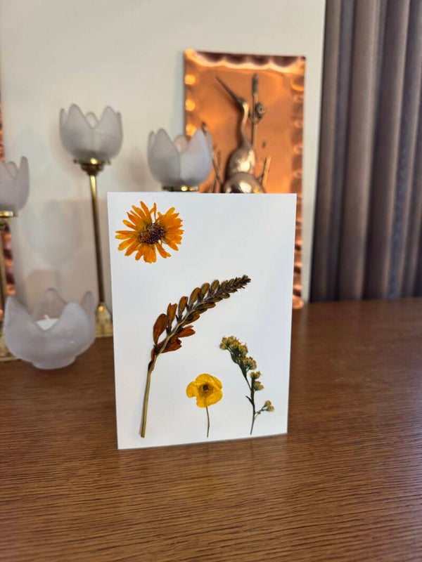 Handgemaakte kaart met Droogbloemen - Nr 05