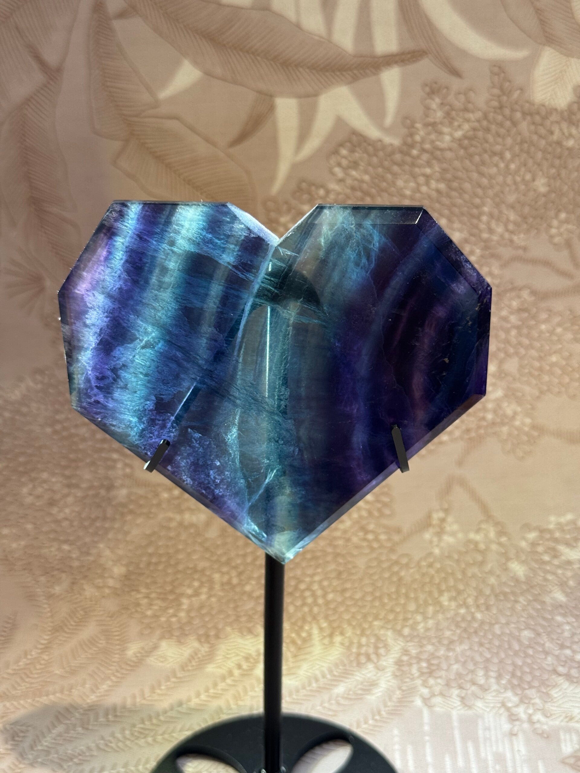 Regenboog Fluoriet Hart op standaard - Nr 02